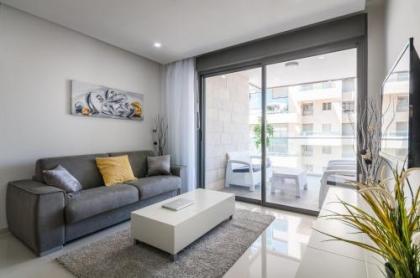 New 2 Bedroom with Terrace - Center of Jerusalem - image 6