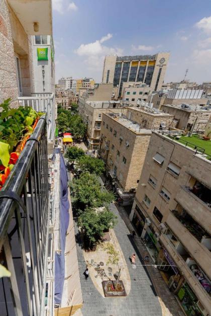 trendy Balcony ApartmentBen Yehuda St Jerusalem Jerusalem 
