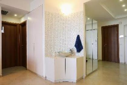 Art Apartment Near Mamila parking/best Location 2 - image 4