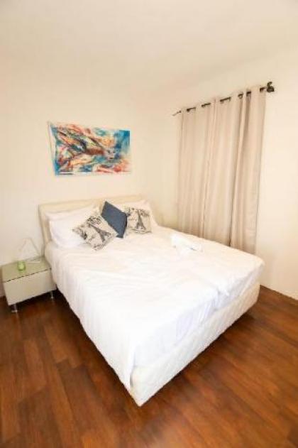 Art Apartment Near Mamila parking/ best Location 1 - image 13