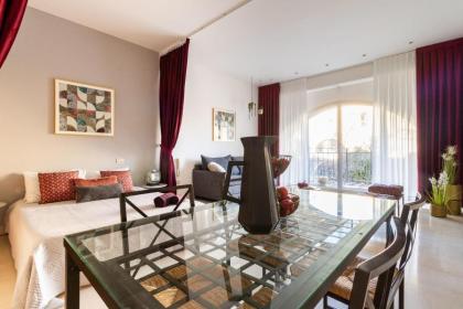 Cosy Studio in Mamilla free parking up to 5 ppl - image 4