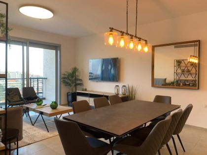 Brand New 3 Bedroom Apartment in Shalem Tower - image 2