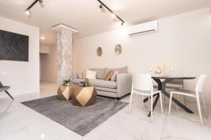Renovated 2 BR with 2 BTH front Mamilla Mall