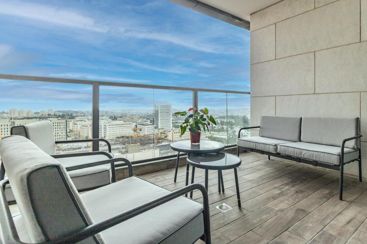 Magical 2BR Parking with amazing view in city gate - image 2