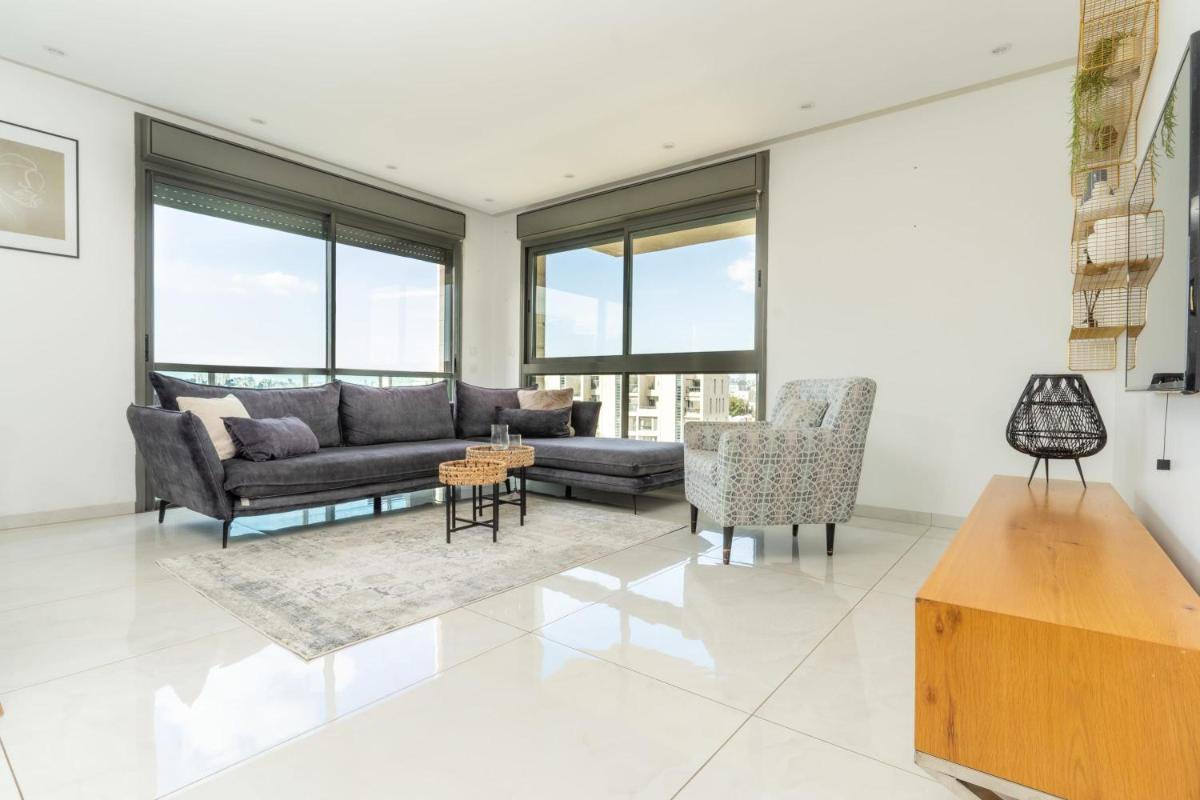 Luxury 3 Bedrooms apartment in Baka - image 4