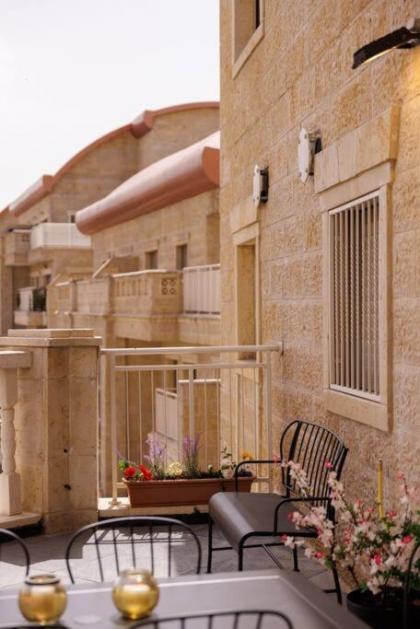 Grand Jerusalem Luxury Apartment By Nimizz - image 17