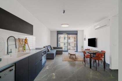 Cozy 1BR in Agripas Jerusalem By Holiday Rentals - image 2