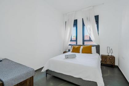 Amazing 2BR Agripas Jerusalem By Holiday Rentals - image 11