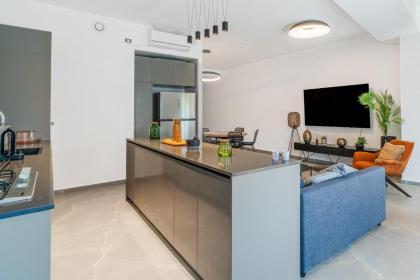 Amazing 2BR Agripas Jerusalem By Holiday Rentals - image 5