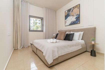 Luxury and Large 2 Bedroom - Rav Kuk Residence - image 16