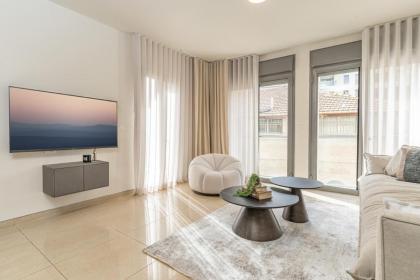 Luxury and Large 2 Bedroom - Rav Kuk Residence - image 7